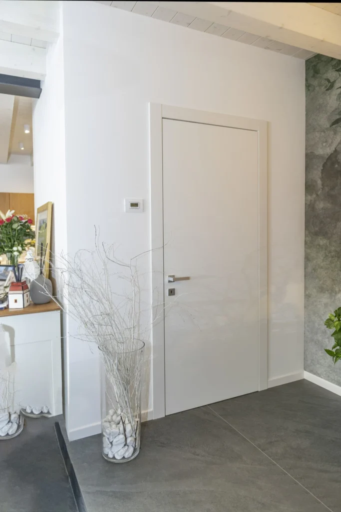 door-white-wood