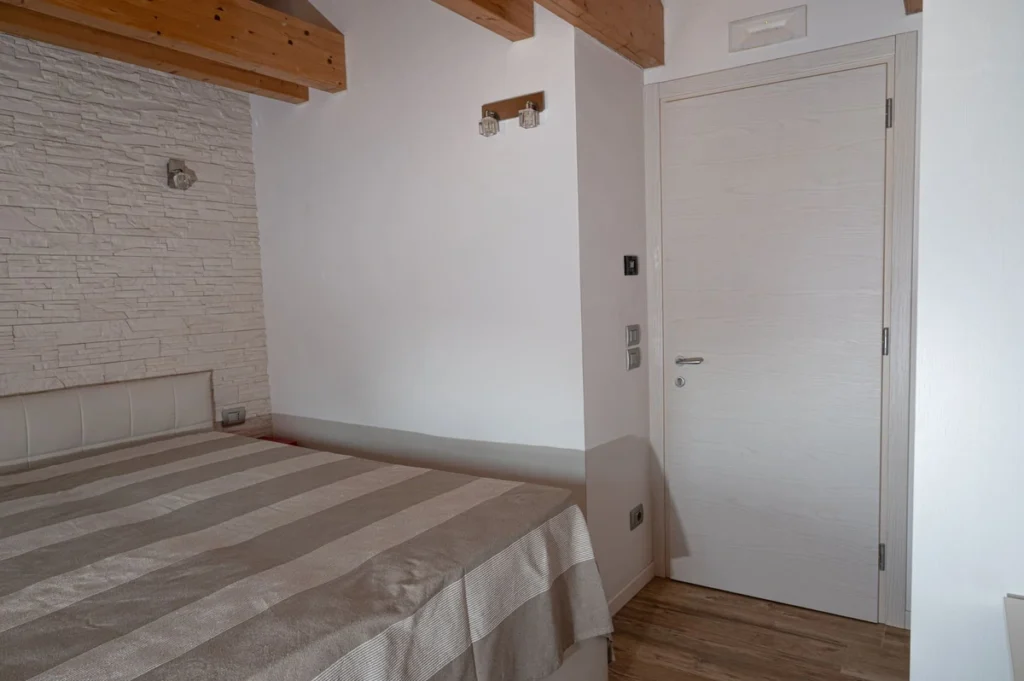 interna-door-white-wood